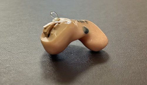 補聴器 電池の入れ方に問題が